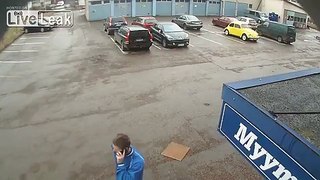 Romanis in Finland stealing tools from a car shop