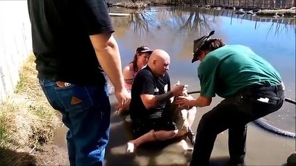 Gator Wrestler Messes Around And Gets Bitten