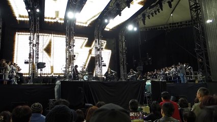 KISS Unplugged - "You Shook Me" - Japan Tour 2015 - and they sound like sh$t, LOL