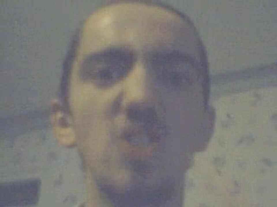 Cette petite chose qui t'sort du nez