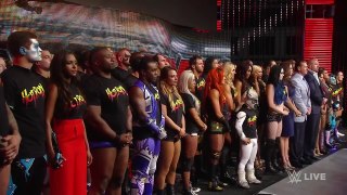 The entire WWE roster honors WWE Hall of Famer 