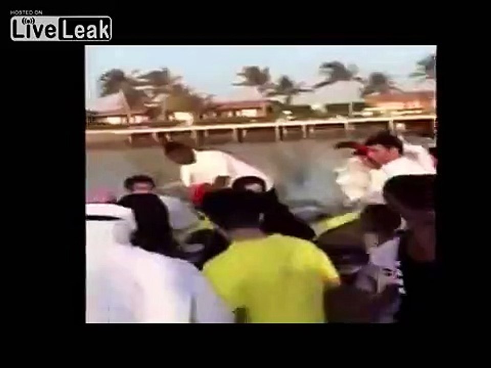 Saudi - Sexual harassment of girls by youth gangs on the streets of Jeddah, Saudi