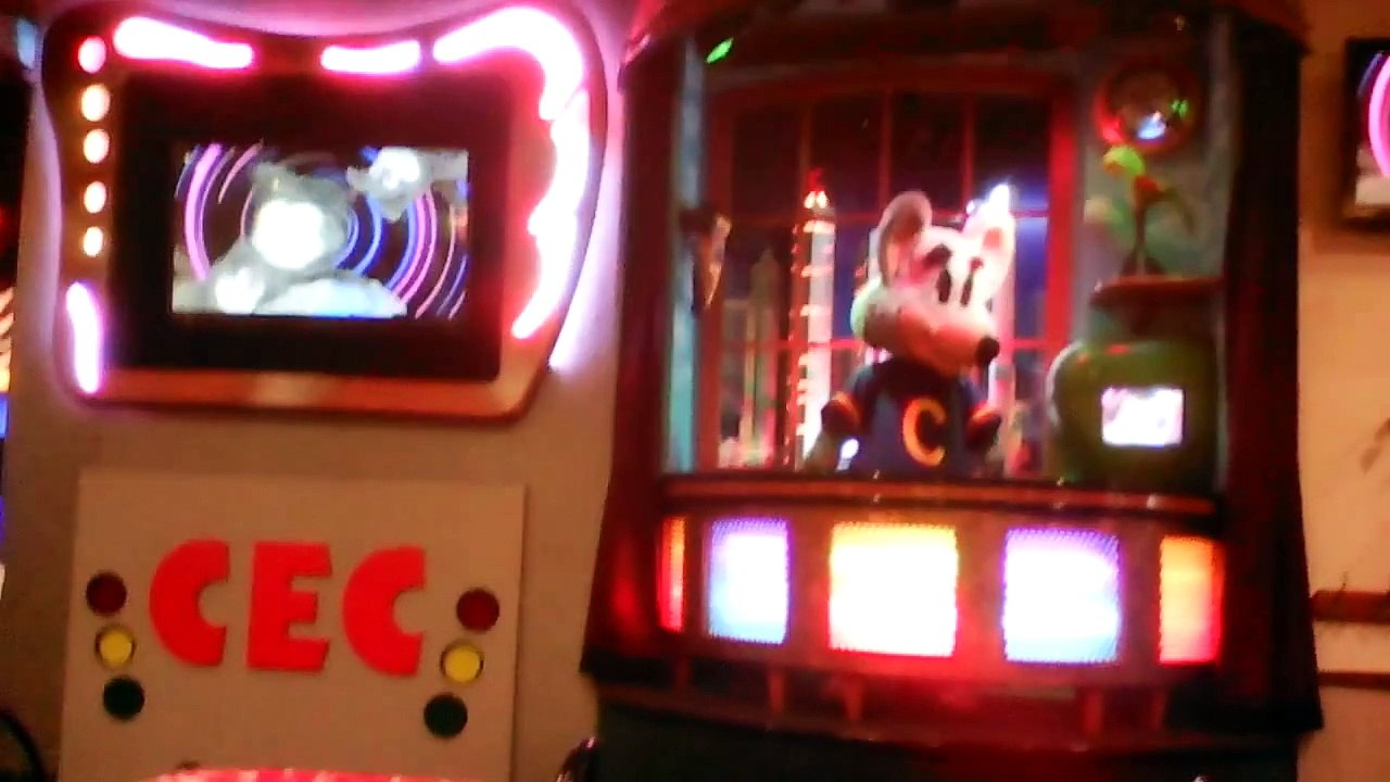 Chuck E Cheese Show 5 2015 Song 4- Dancing Kitten Take 2