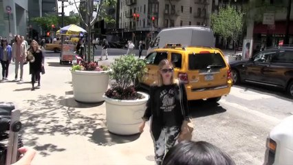 Drew Barrymore aimerait tout changer de son passe!