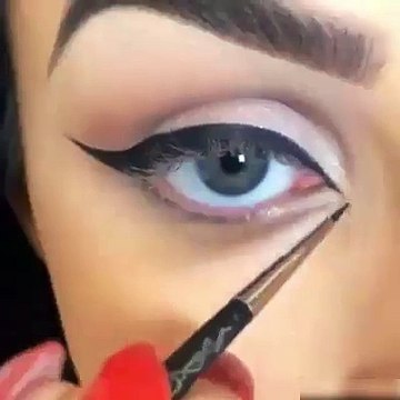 Soft eye makeup with cat eye liner tutorial