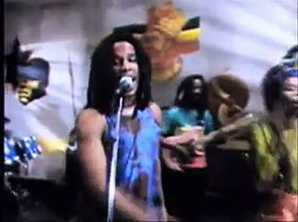 Ziggy Marley - Look who's dancing