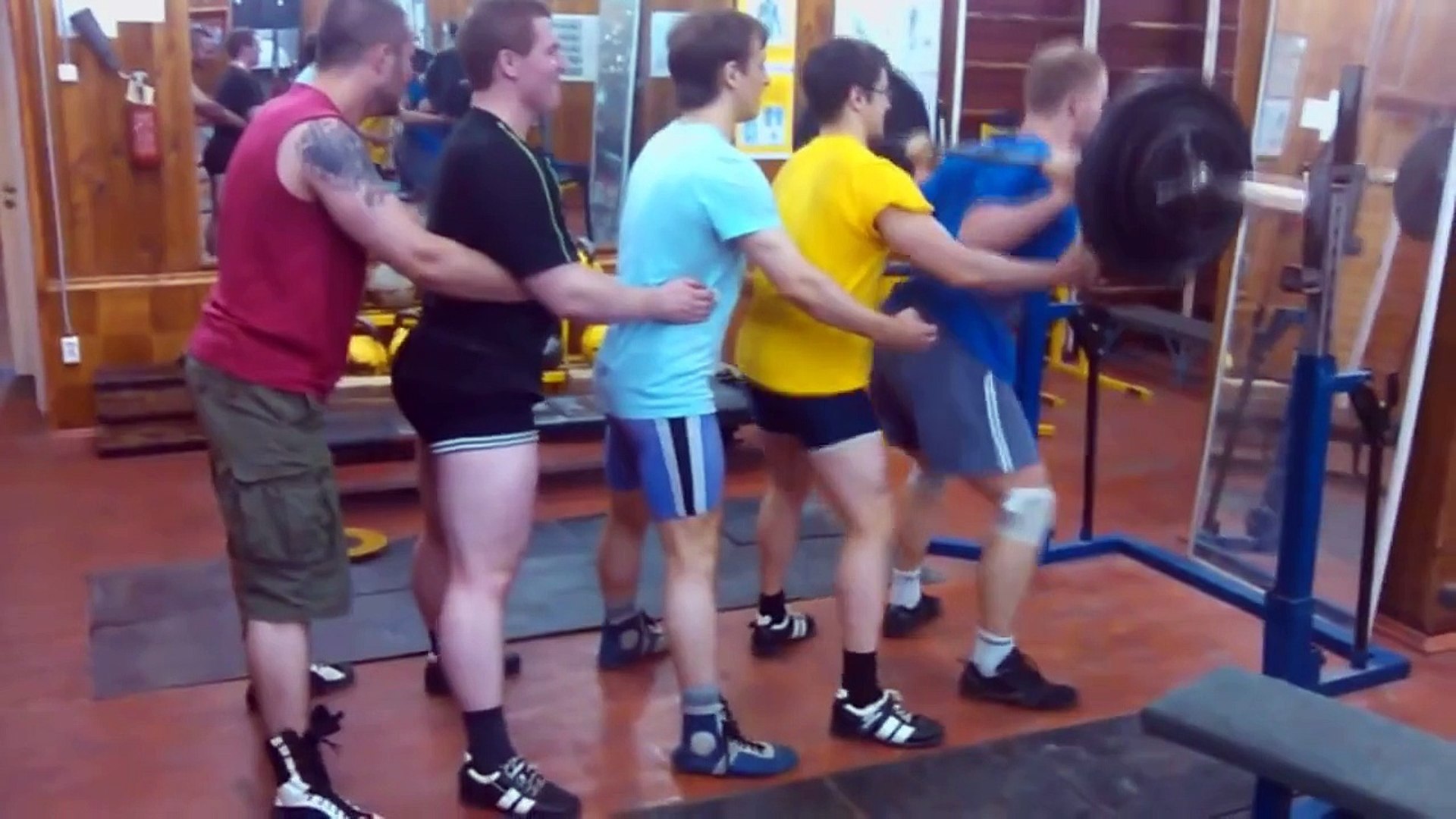 ⁣Спорт - это сила (Русская Мотивация)