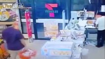 7-11 store clerk left dazzled by robbers