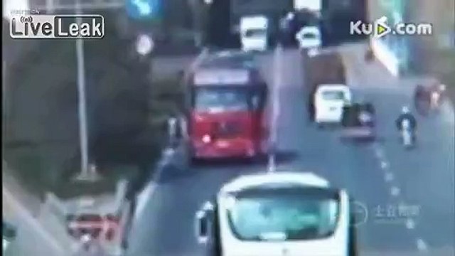 Old man gets head crushed by truck after falling off bike