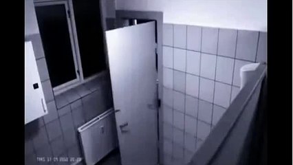 Justin bieber gets beat up by a girl in the bathroom!!!