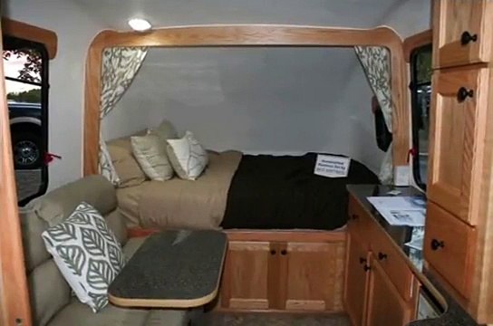 Lightweight travel trailers | best lightweight travel trailer: LIL SNOOZY