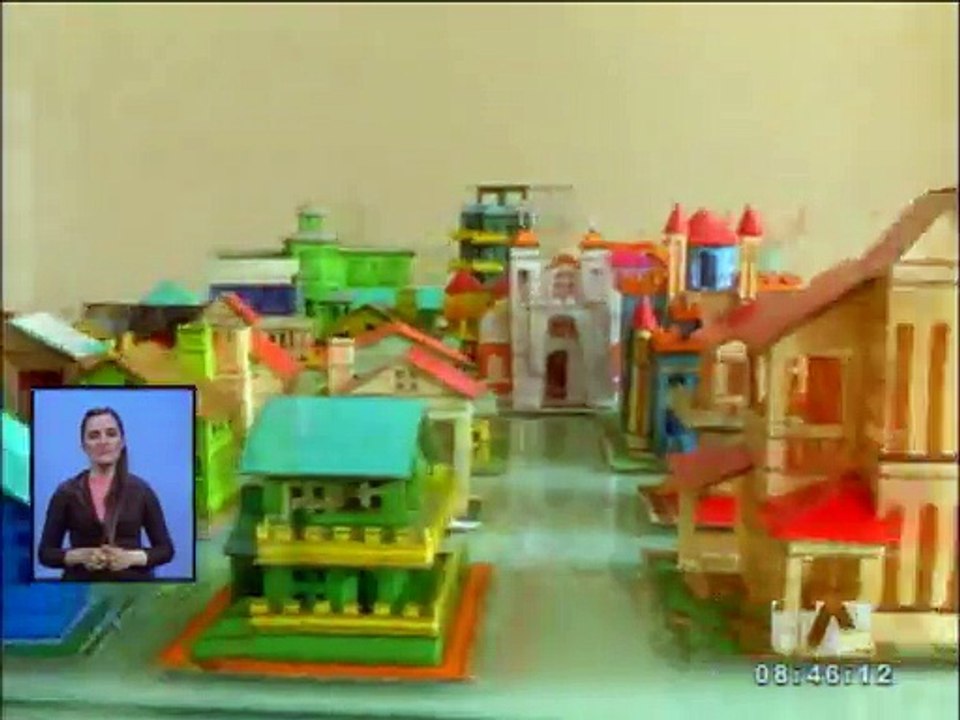 Casas y edificios en miniatura son parte de este original emprendimiento