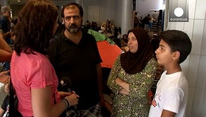 Ungheria, nuova notte di attesa per migranti bloccati alla stazione di Budapest