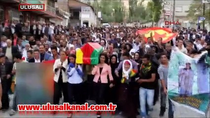 HDP Van Milletvekili Tuba Hezer, PKK’lı teröristin tabutunu taşıdı