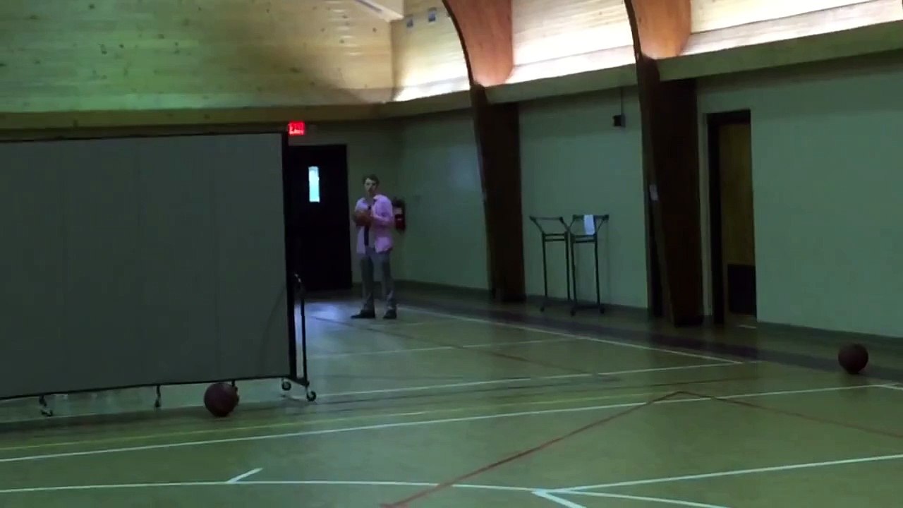 How the Duggars play basketball... from the other end of the court