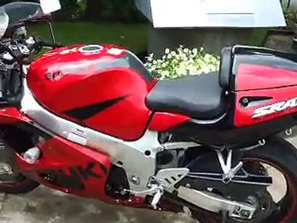 Suzuki GSXR 600 SRAD exhaust sound
