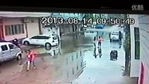 Kidnapping in broad daylight in Shantou, Guangdong province, China