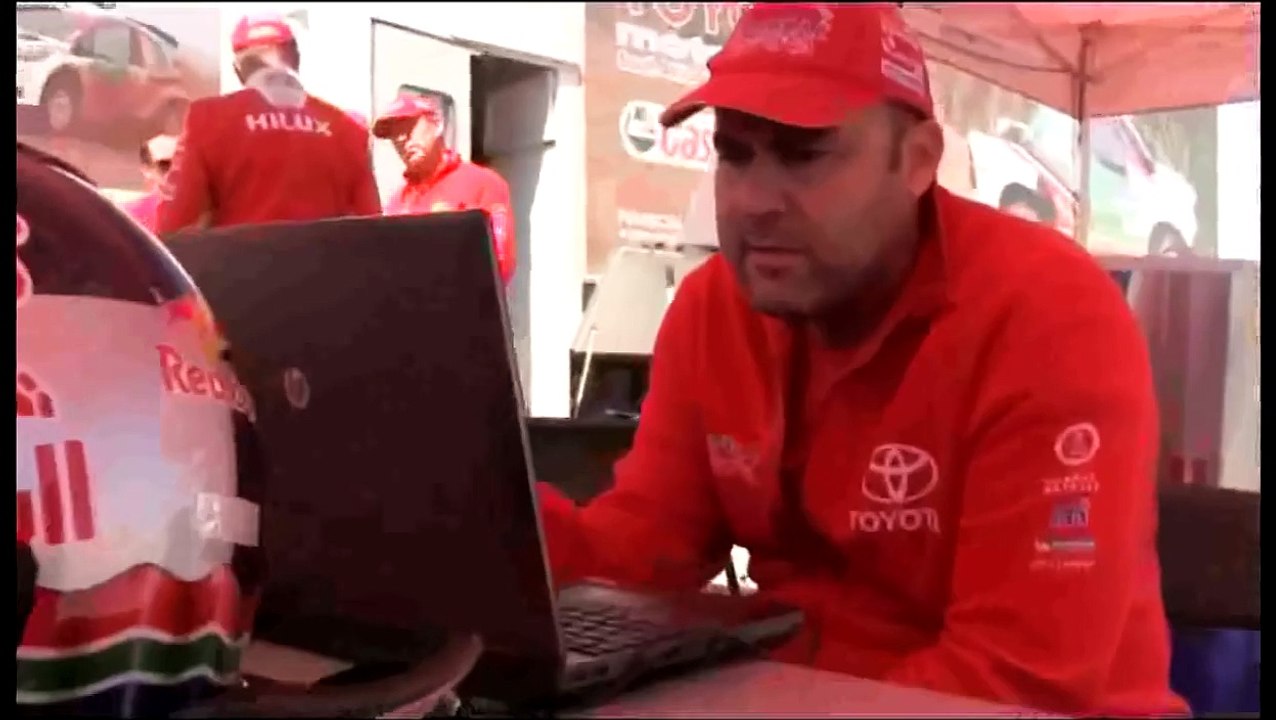 Dakar Rally 2014: De Villiers / Von Zitzewitz testing all-new Toyota Hilux in Namib Desert