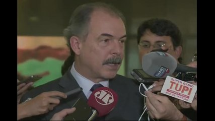 Governo garante que Joaquim Levy continua no cargo