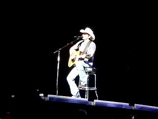 Brad Paisley - I'm Still A Guy (Live)