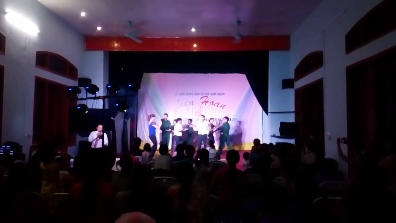 Cô gái Sầm Nưa xinh đẹp Tao Khoa