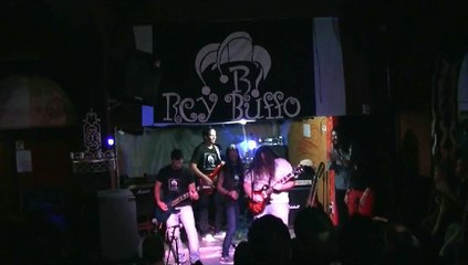 Rey Buffo -  Humo sobre el Agua ( cover )   El Templo   26 4 14