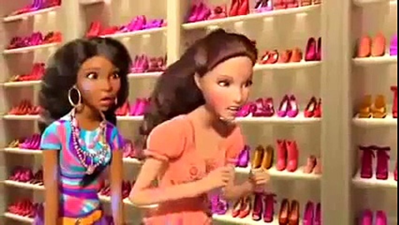 Barbie Life In The Dreamhouse América Latina Princesa en el Armario