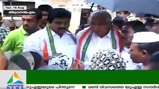 Oommen Chandy breaks A.K Antony's record