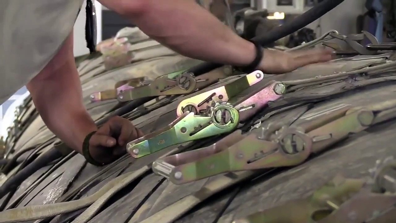 C-17 Ships 9,000 Gallons of Jet Fuel in Fuel Bladders