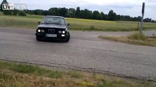 Drifting Test Of BMW E30