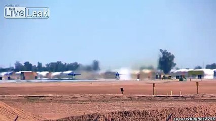 F-18 Hornet Blue Angels - Crazy Take off.