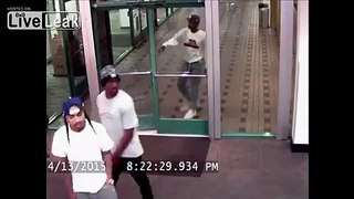 Robbers wearing a shirt with âCROOKSâ written on it steal iPhones
