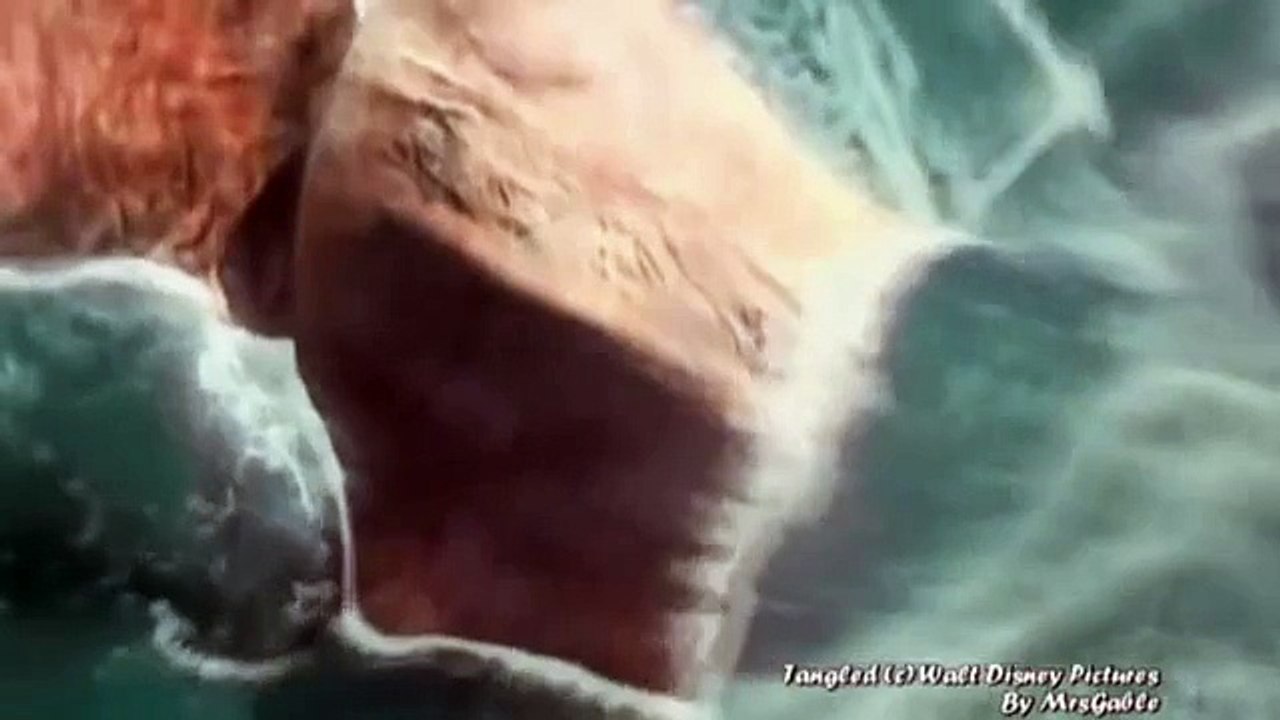 Tangled - Rapunzel and Flynn get trapped inside the tunnel (Healing incantation)