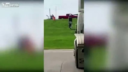 Police Use 'Bait' Rims To Arrest Theft Suspect ***WARNING LOUD SOUND