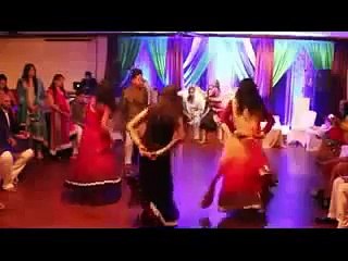 Pakistani Wedding Mehndi Night ''BHANGRA'' Maaro Dholna