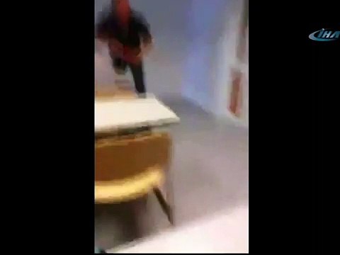 Öğretmen derste uyuyan öğrencisine öyle bir şey yaptı ki !