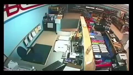 Ghost burglar hits liquor store