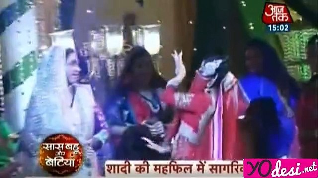 Sandhya Ka Nya Roop!!! - Diya Aur Baati Hum - 4th September 2015