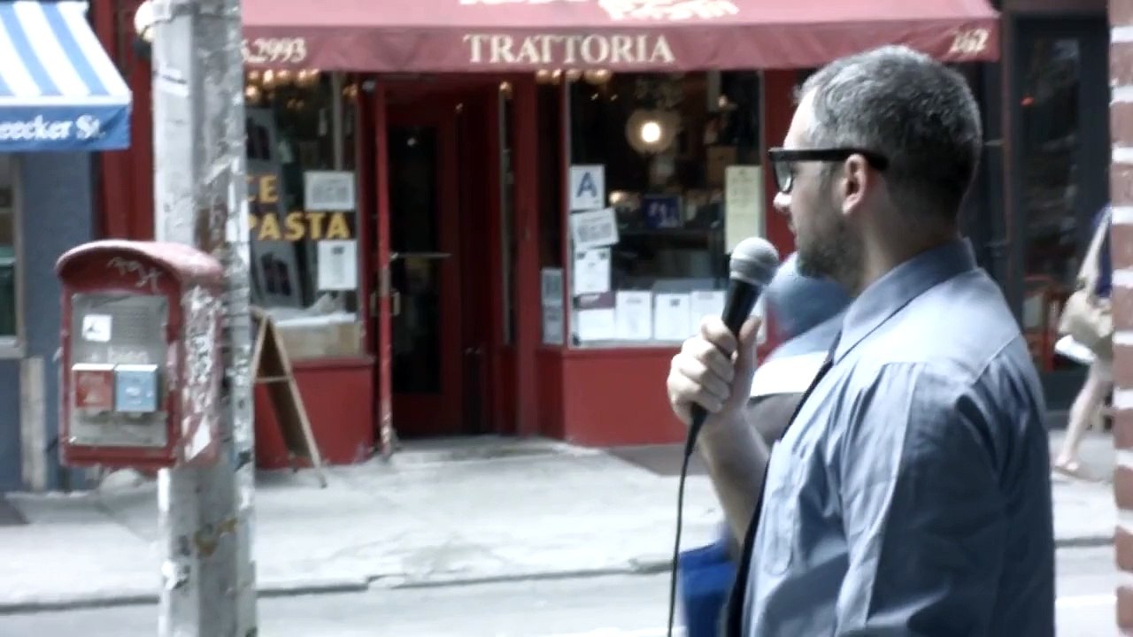 Master Pick Up Artist Talks To Super Hot Babes