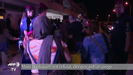 Hongrie: des réfugiés refusent d'aller dans des camps