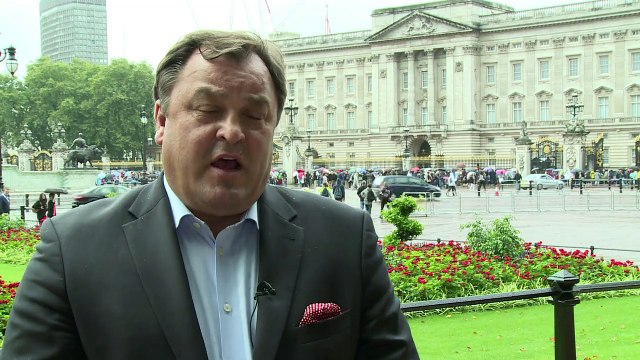 'Steadfast' Queen Elizabeth II becomes longest reigning monarch