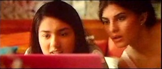 VERY BEAUTIFUL ACTRESS IN HINDI MOVIE