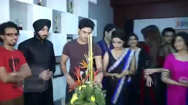 Rajeev Khandelwal , Anikta Bhargava , Megha Chatterjee, Bikramjeet Kanwarpa, Karitika kamra Reporters Completes 100 Episodes Cake Cutting and Celebration Sony TV