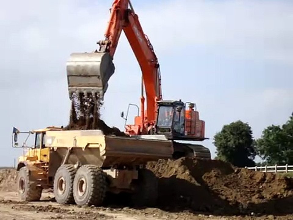 HITACHI  ZAXIS 520 LCH-3 Vol 1  www ritchie plant hire com
