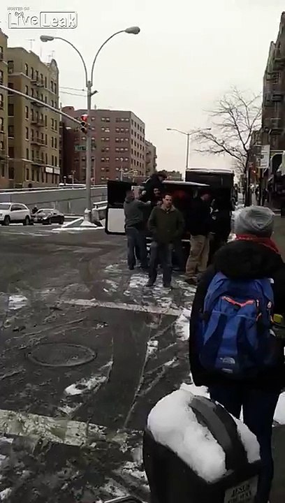 "He grabbed my dick, he grabbed my dick, he..." : NYPD have their hands full with this perp