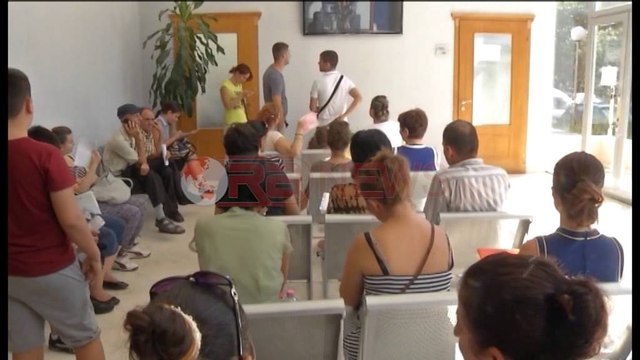 Aplikoni online të shmangni radhët në QKR, ja procedura - Ora News - Lajmi i fundit
