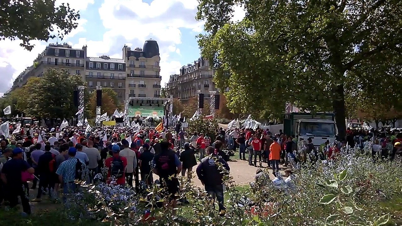 Place de la Nation - Action Paris 3 sept15