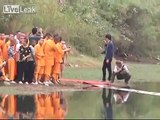 Shaolin monk runs atop water for 118 meters
