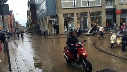 Bekijk: Timelapse van fiesters op Grote Markt - RTV Noord