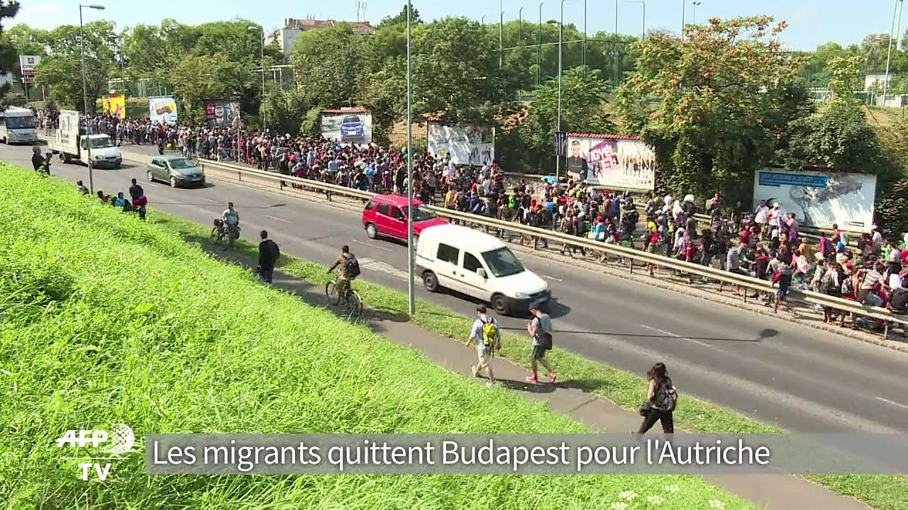 Hongrie : un millier de migrants partent à pied vers l'Autriche